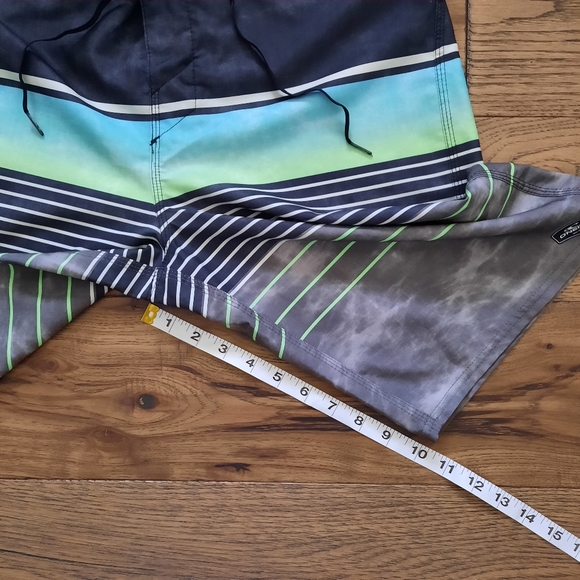 O'Neill Hyperfreak Board Shorts - Picture 11 of 13